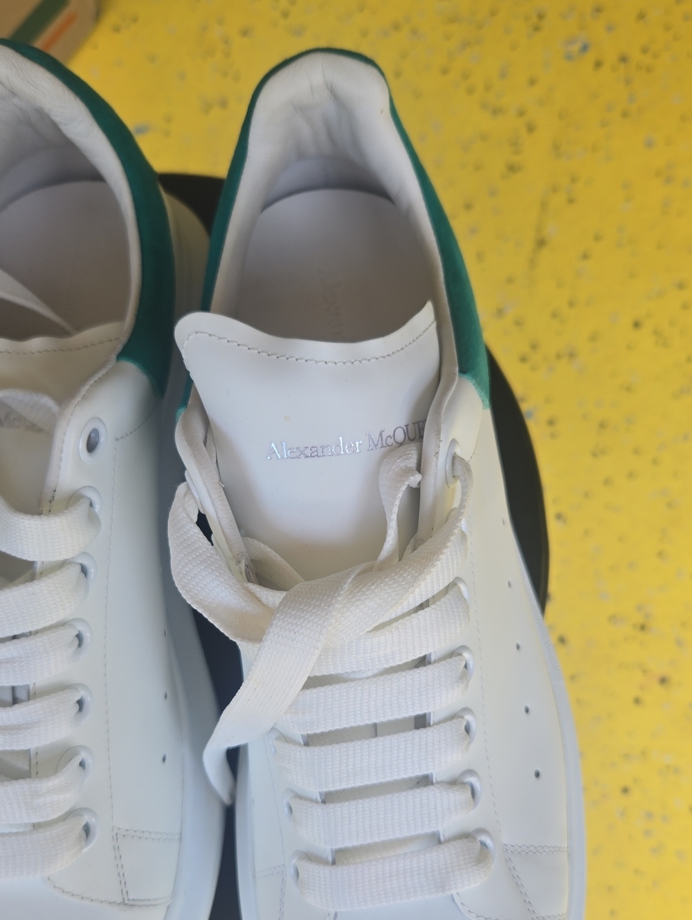 Alexander McQueen White Sneakers with Green Heel - Picture 2 of 5